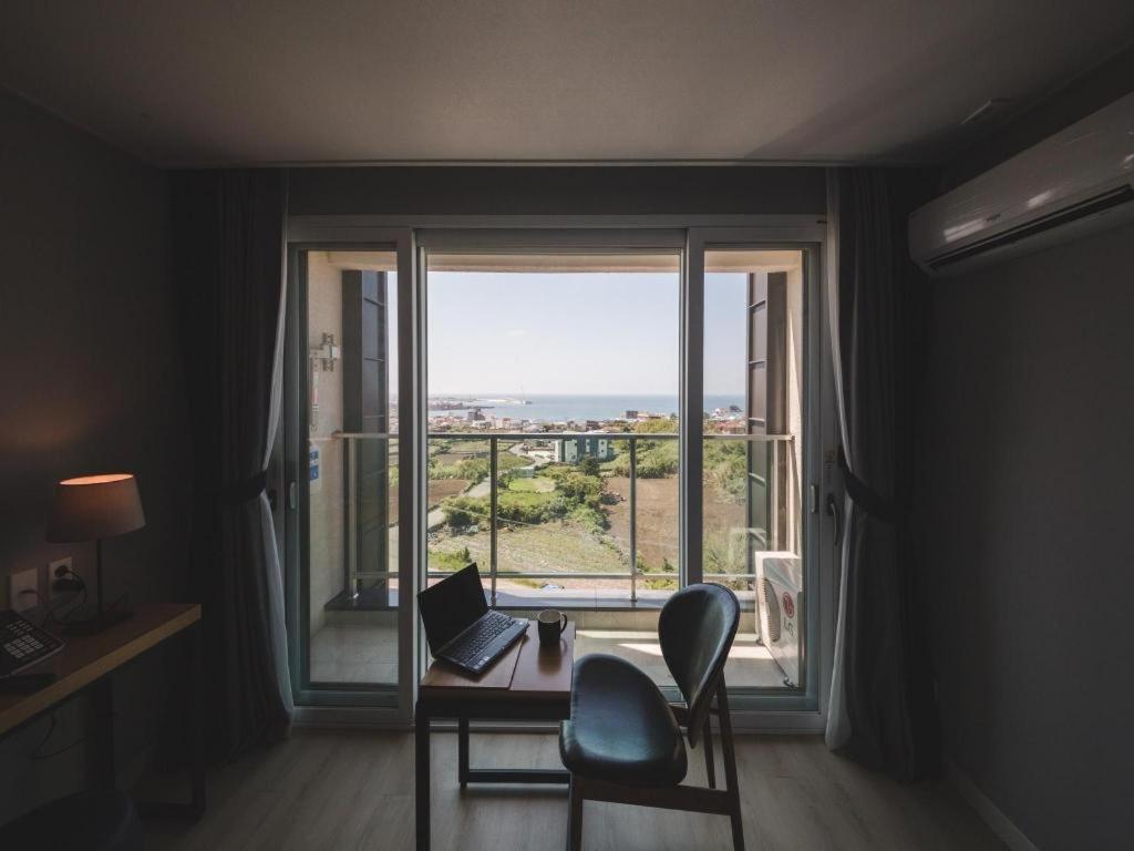 Sallys Jeju Hotel Exteriör bild